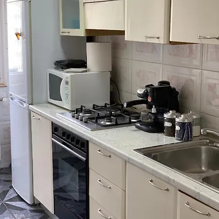 Lucky Mall Vitan Apartment